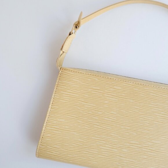 Authentic Preowned Louis Vuitton Beige Epi Leather Pochette Shoulder Bag - Picture 4 of 14